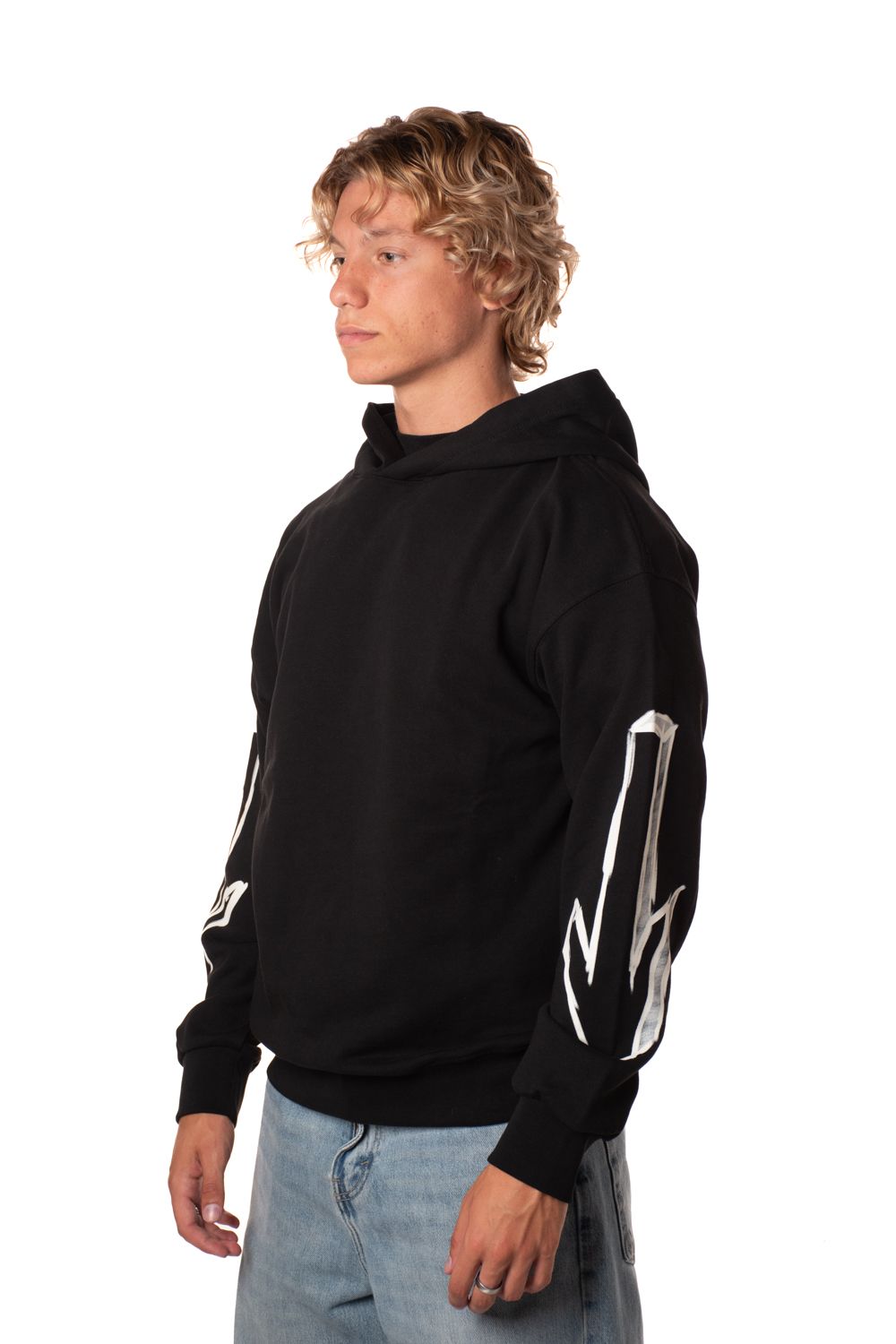 A24---disclaimer---54541NERO_1_P.JPG