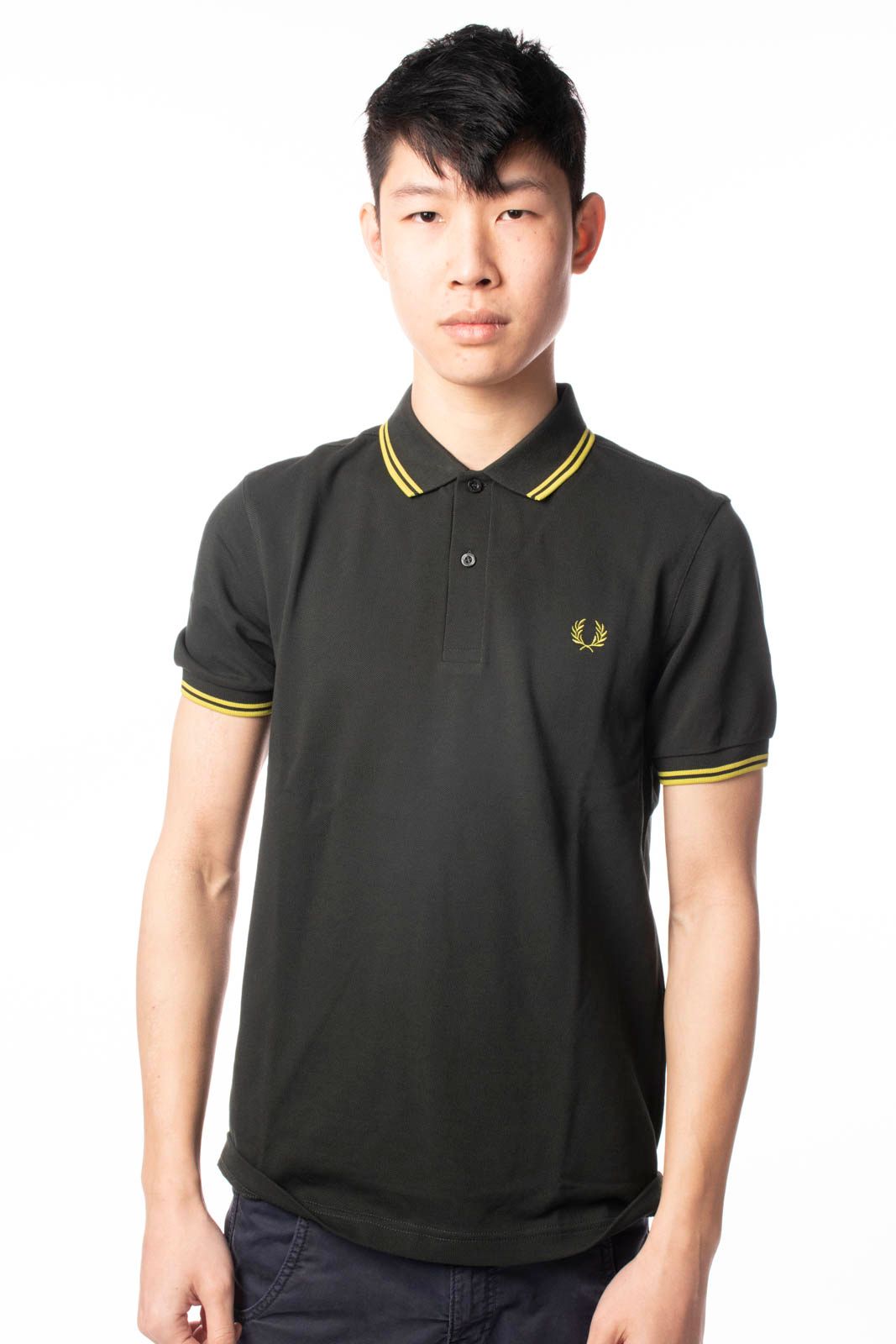 P22---fred perry---M3600VERDE OLIVA.JPG