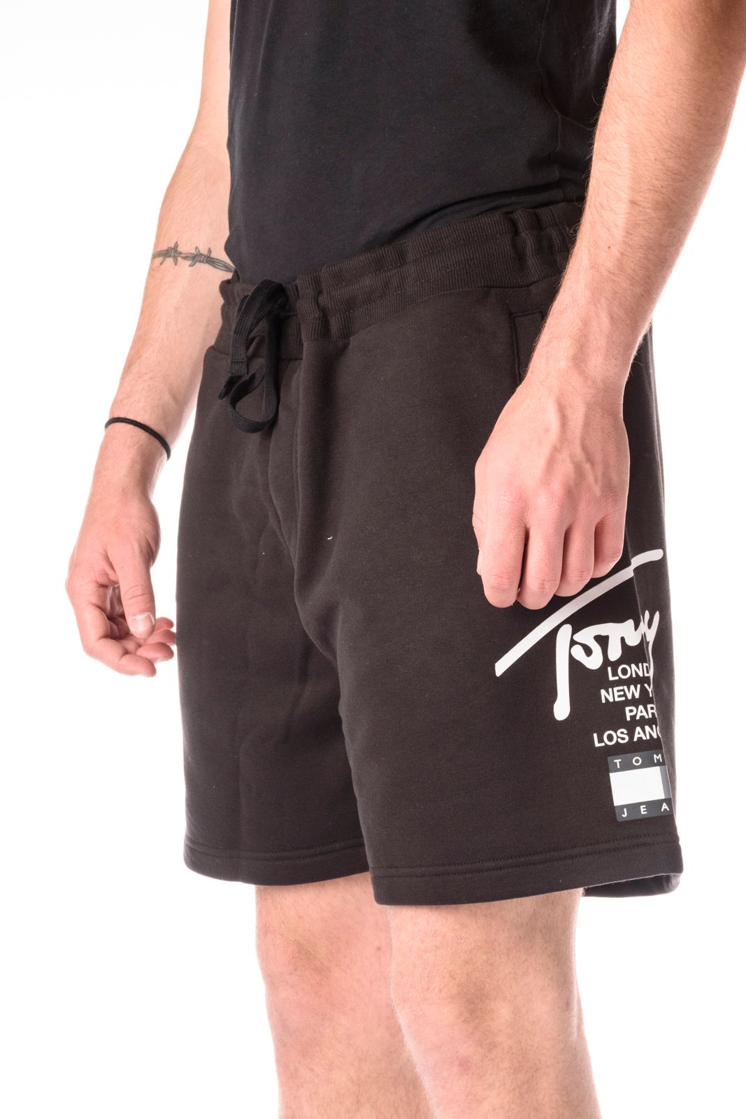 P22---tommy jeans---DM12956NERO.JPG