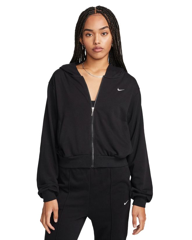 P25---nike---FN2415NERO.JPG